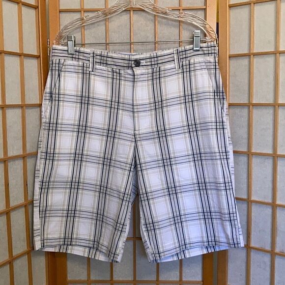 IZOD Plaid Flat Front Shorts - Picture 1 of 8